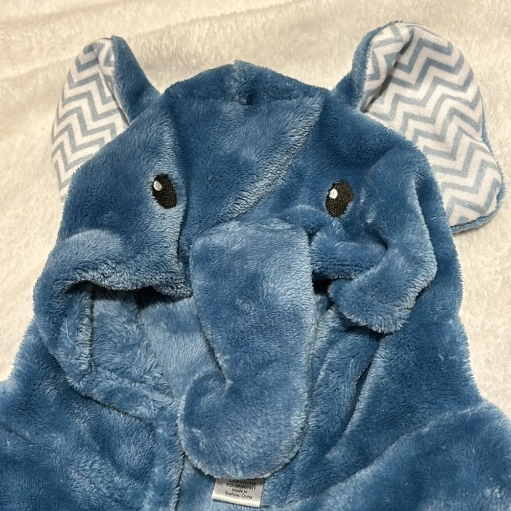 Very soft baby elephant robe with hood and tie. Blue in color! Very warm & soft